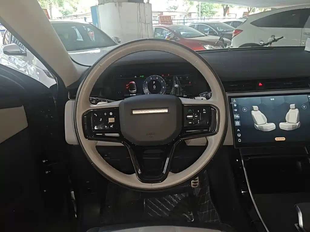 Land Rover Range Rover Evoque 2026 — фото 11