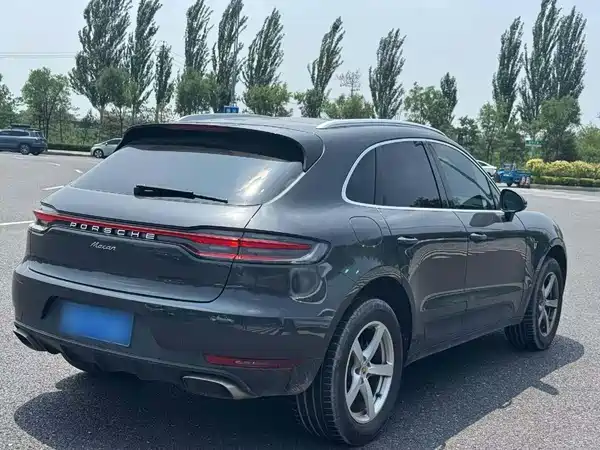 Porsche Macan 2021