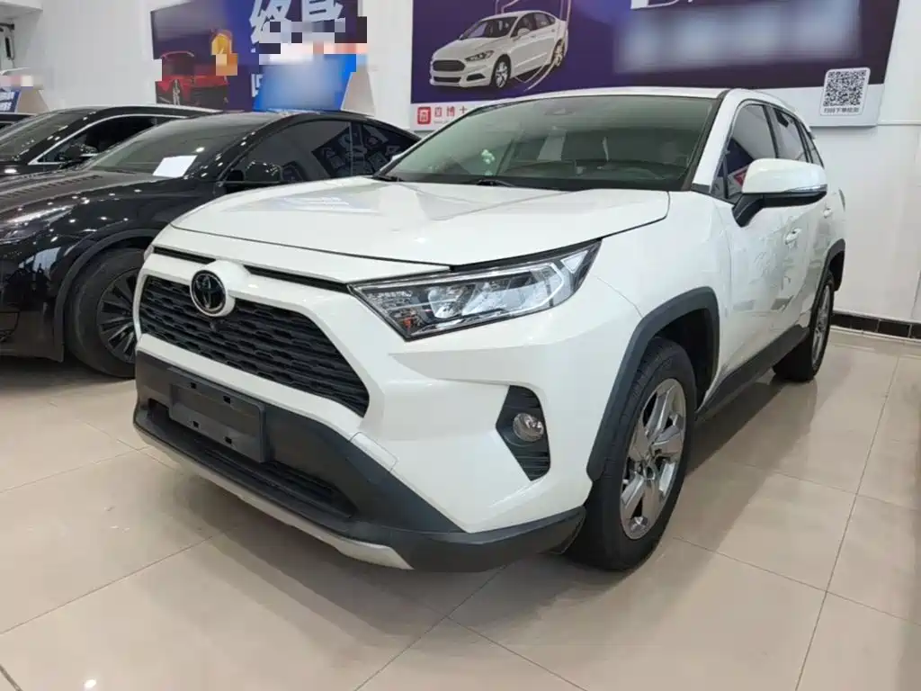 Toyota RAV4 2020 — фото 2
