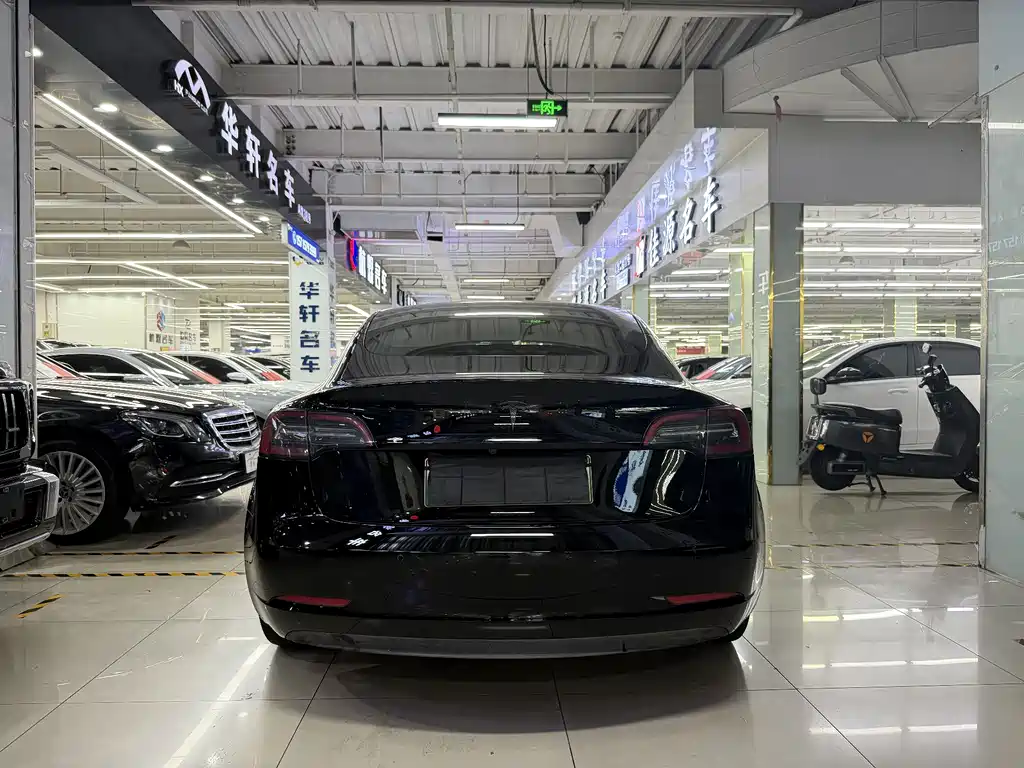 Tesla Model 3 2021 — фото 14