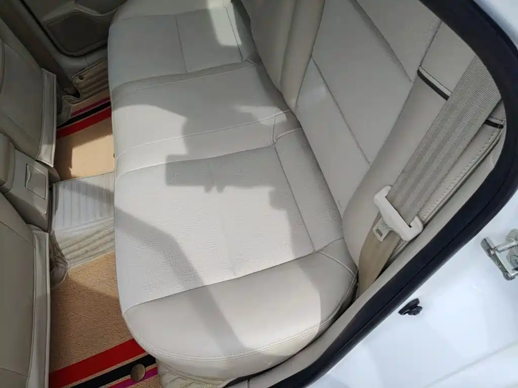 Buick Excelle 2015 — фото 17