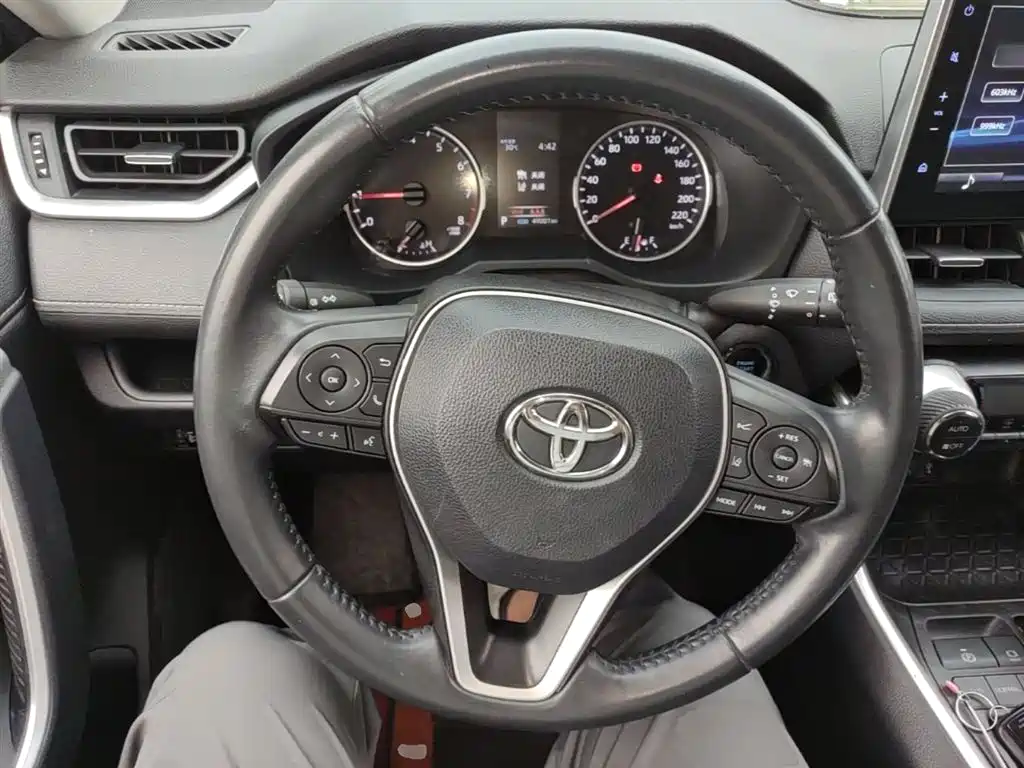 Toyota Wildlander 2022 — фото 11