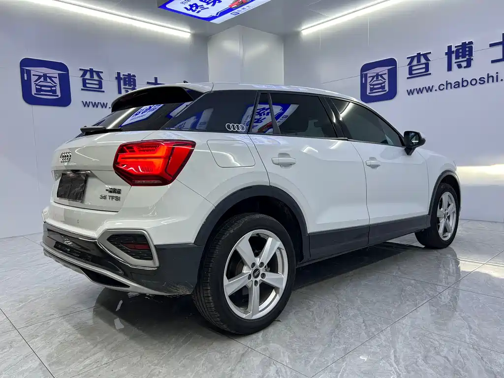 Audi Q2L 2023 — фото 16