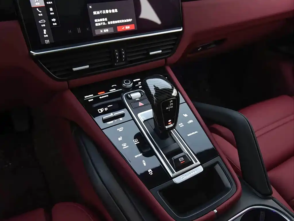 Porsche Cayenne 2019 — фото 15