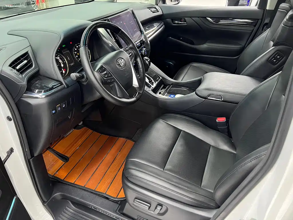 Toyota Vellfire 2021 — фото 18