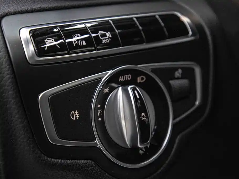 Mercedes-Benz GLC 2016 — фото 31