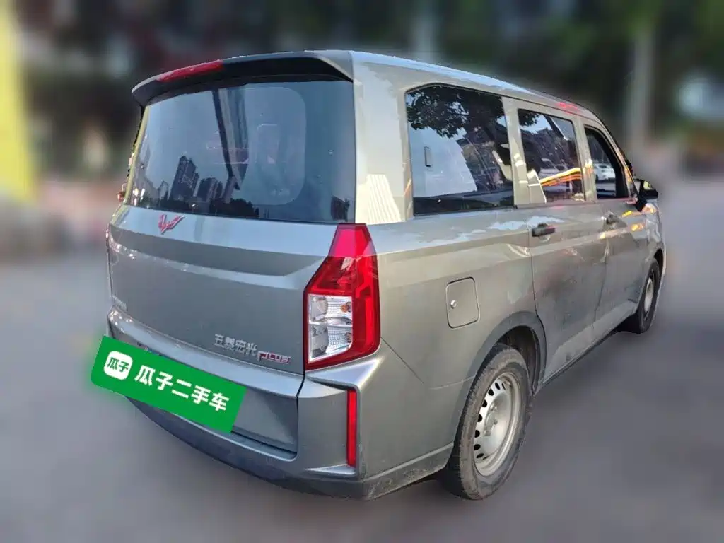 Wuling Hongguang PLUS 2022