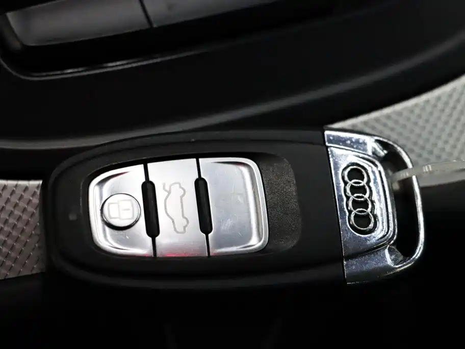 Audi A4L 2014 — фото 26