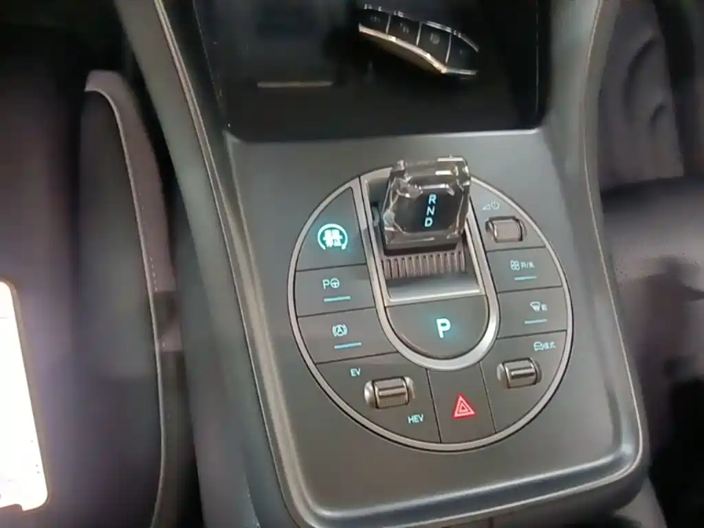 BYD Seal 05 DM-i 2025 — фото 14