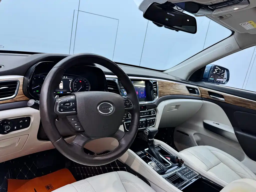GAC Motor Trumpchi GS8 2017 — фото 16