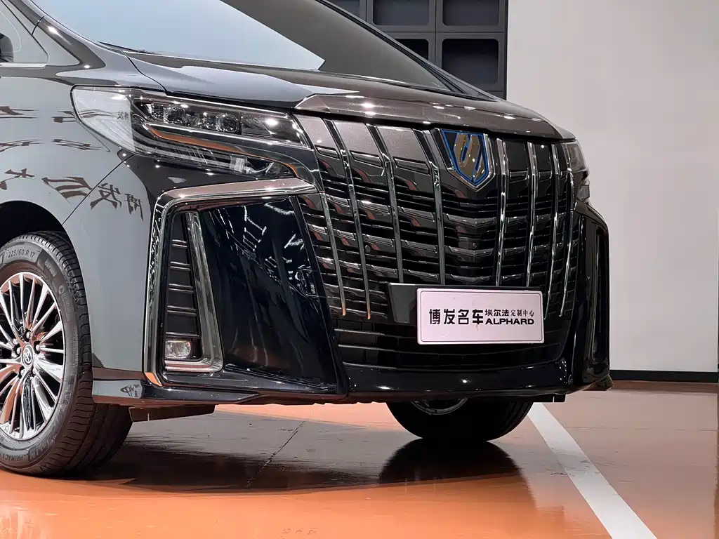 Toyota Alphard 2023 — фото 4