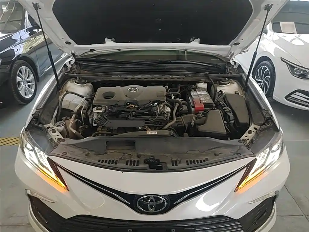 Toyota Camry 2022 — фото 16