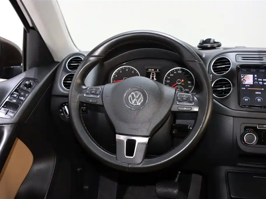 Volkswagen Tiguan 2018 — фото 12