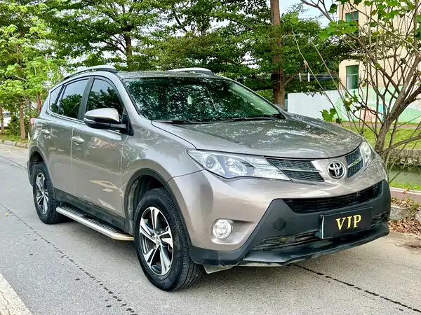 Toyota RAV4 2015