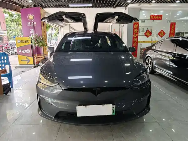 Tesla Model X 2023