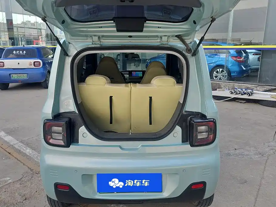 Geely Galaxy Panda 2023