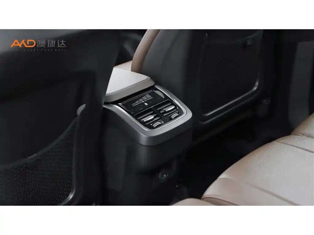 Volvo XC90 2021 — фото 10