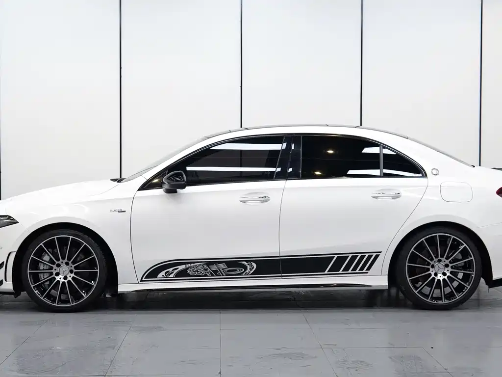 Mercedes-Benz A-Class AMG 2023 — фото 4