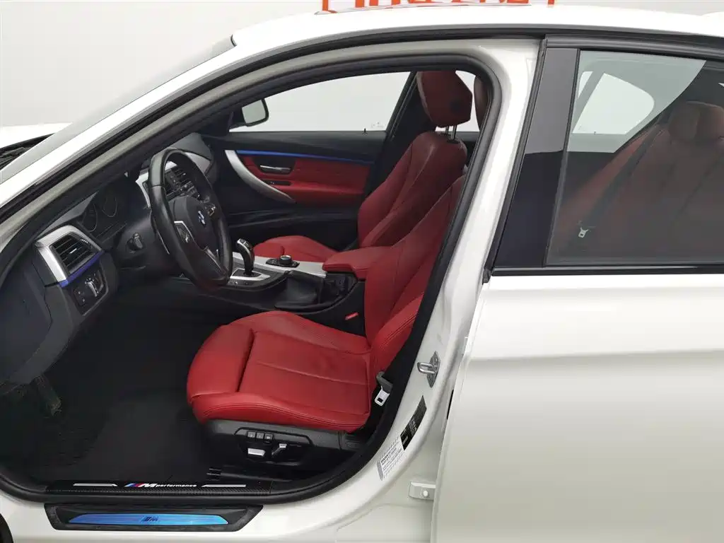 BMW 3 Series 2019 — фото 10