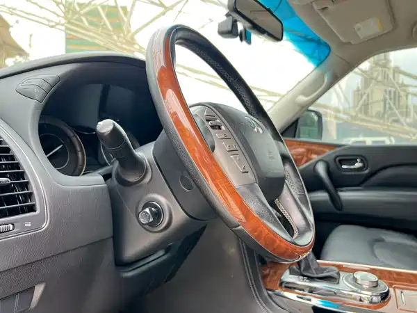 Infiniti QX80 2020