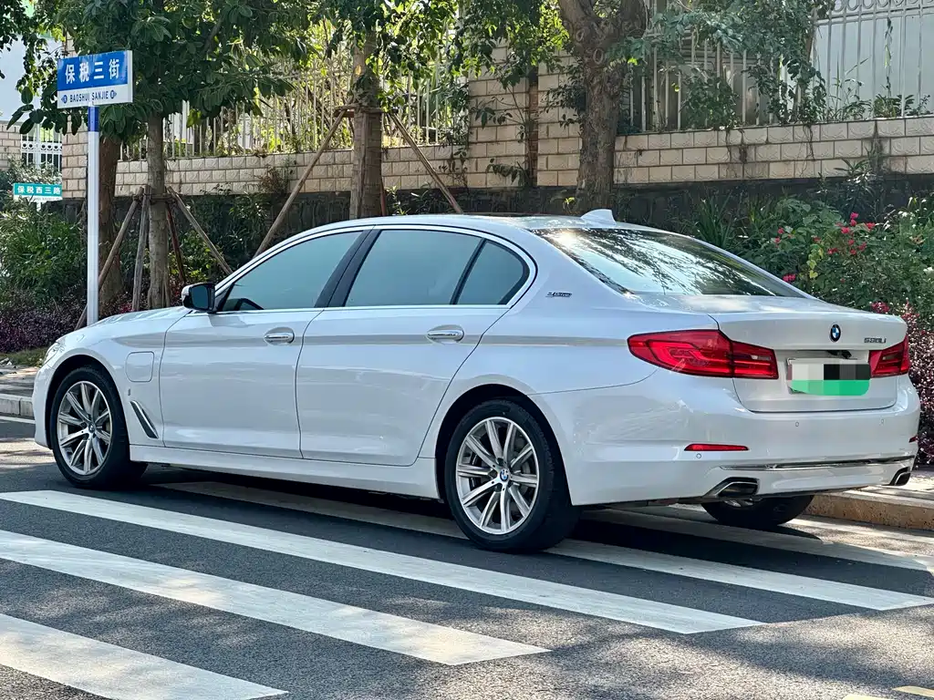 BMW 5 Series New Energy 2019 — фото 7