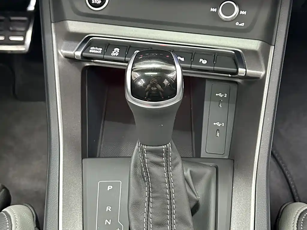Audi Q3 2023 — фото 19