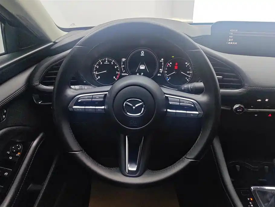 Mazda 3 Axela 2021 — фото 15