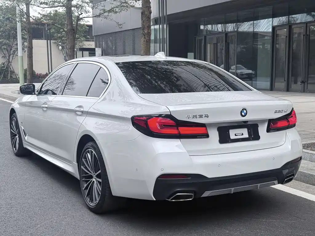 BMW 5 Series 2023 — фото 14