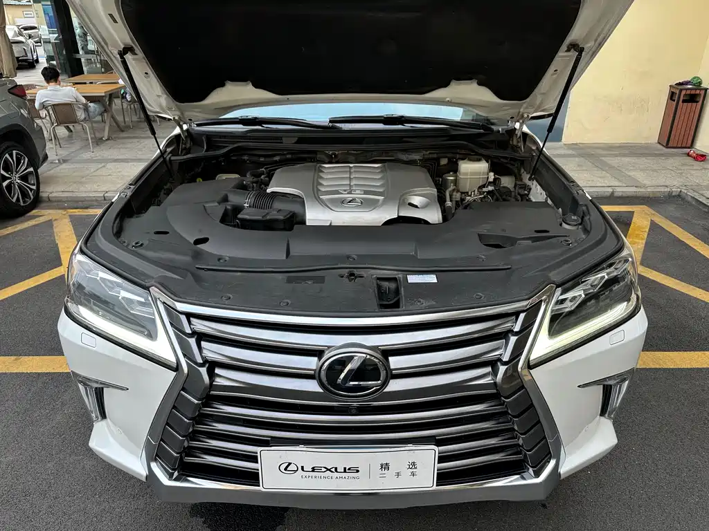 Lexus LX 2017 — фото 4
