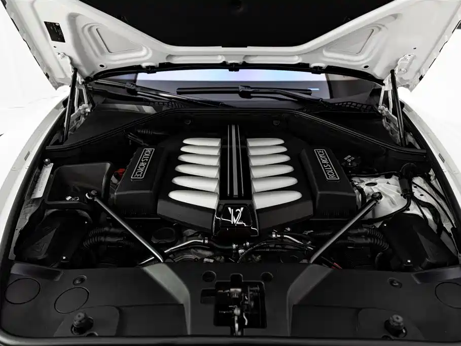 Rolls-Royce Wraith 2018 — фото 20
