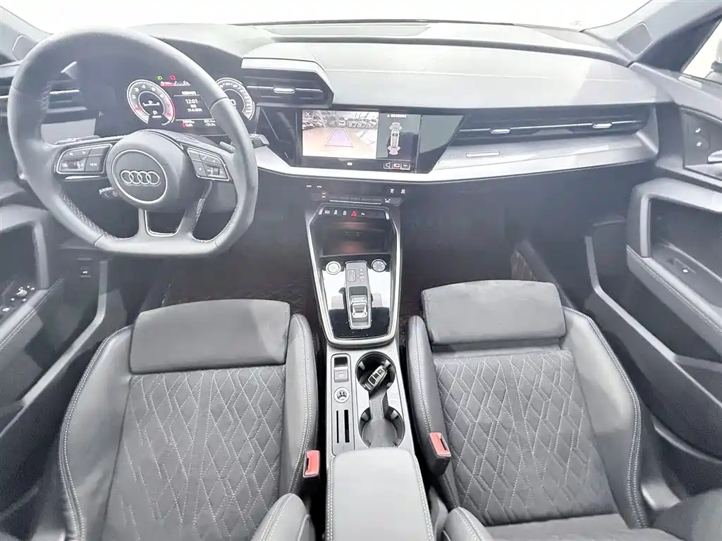 Audi A3 2023 — фото 11