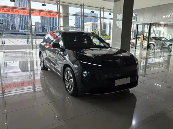 NIO ES8 2023