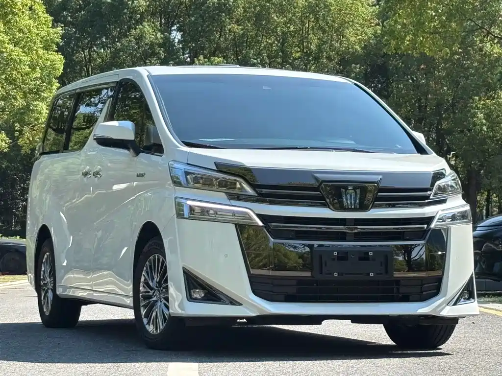 Toyota Vellfire 2023 — фото 3