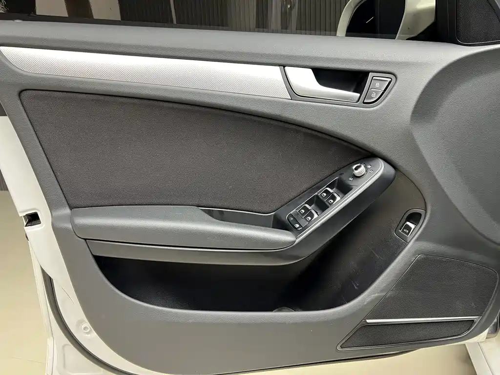 Audi A4L 2015 — фото 14