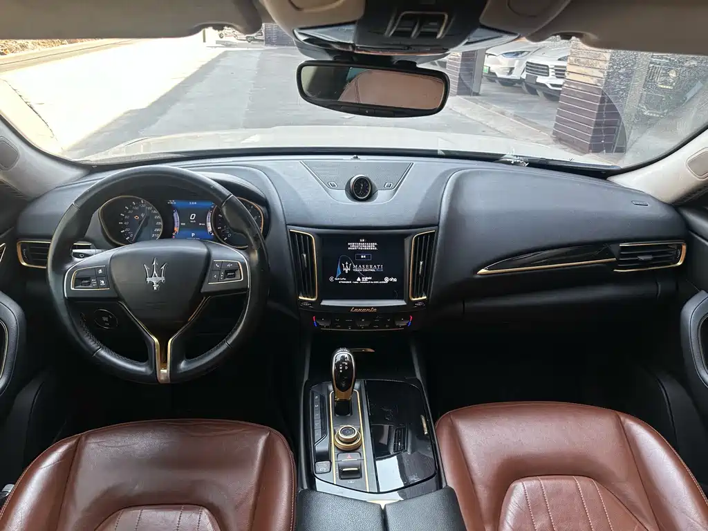 Maserati Levante 2017 — фото 8