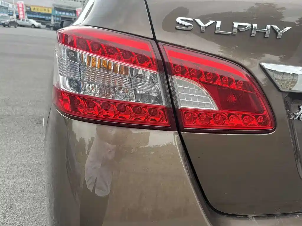 Nissan Sylphy 2015 — фото 12