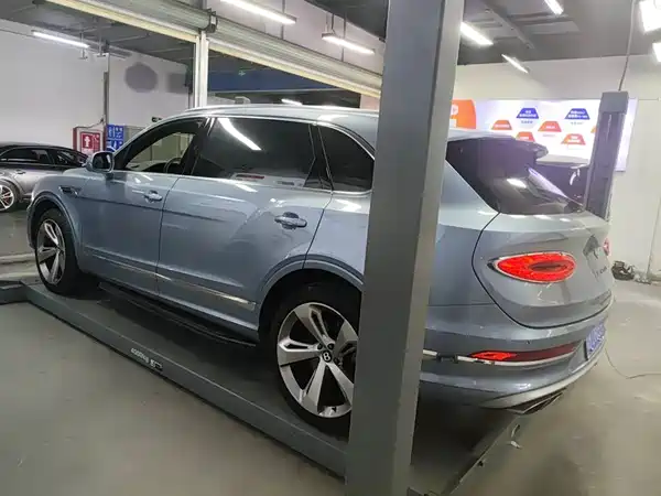 Bentley Bentayga 2023