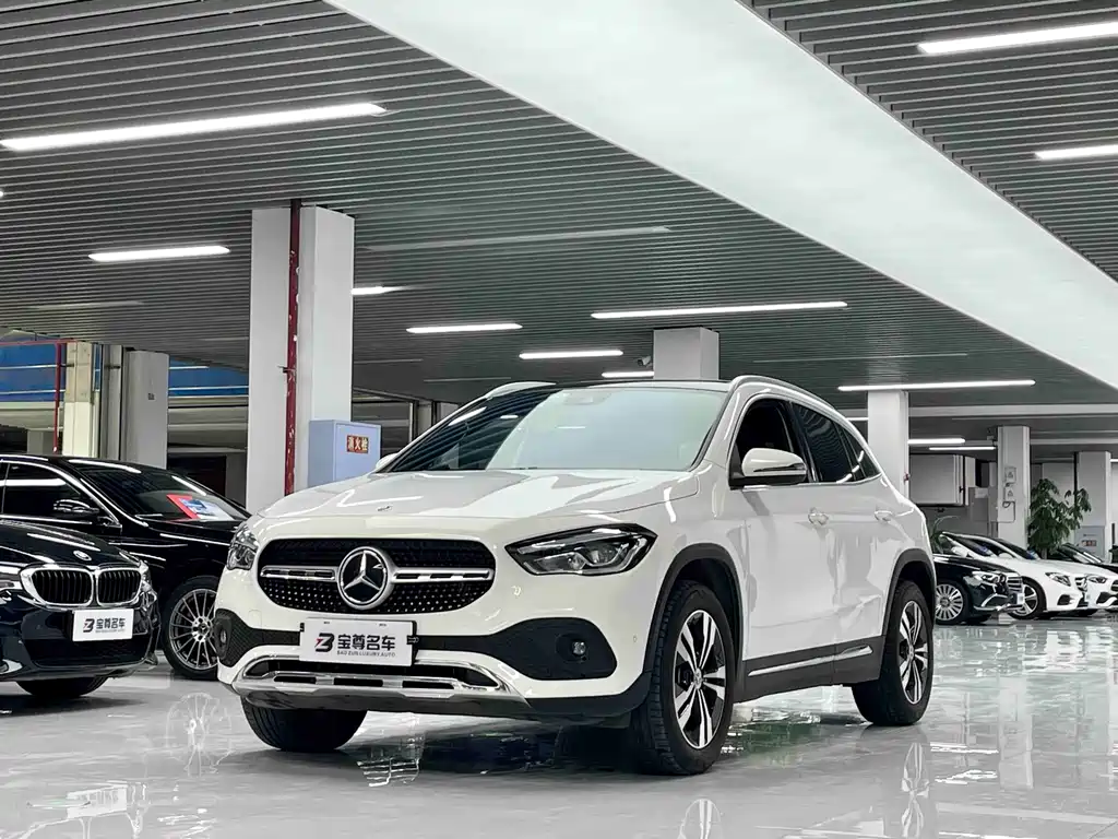 Mercedes-Benz GLA 2022 — фото 1