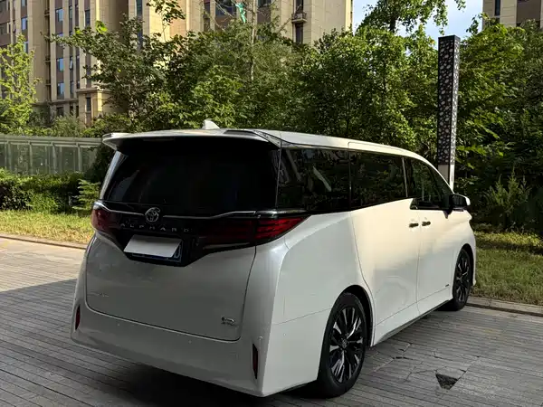 Toyota Alphard 2024