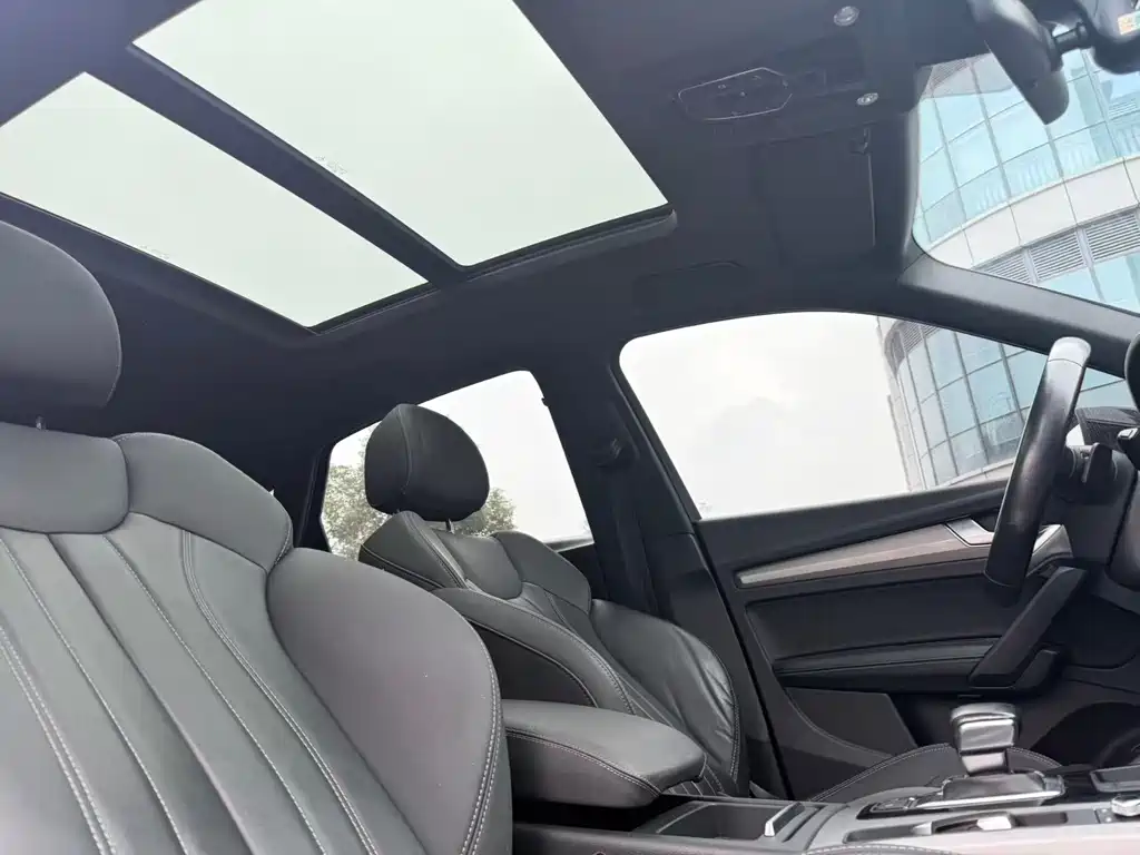 Audi Q5L Sportback 2022 — фото 11