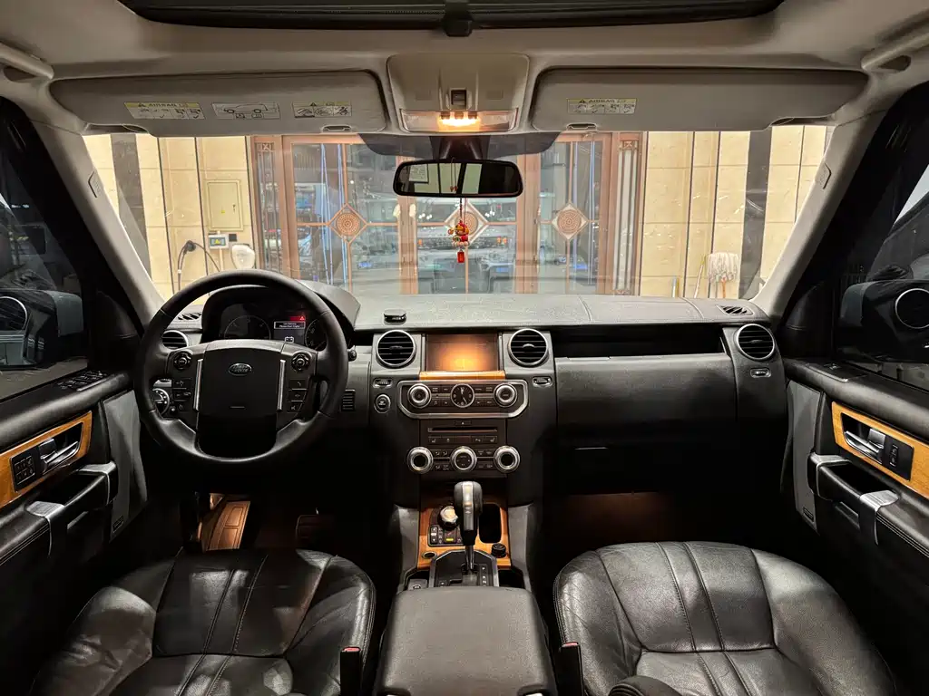 Land Rover Discovery 2012 — фото 13