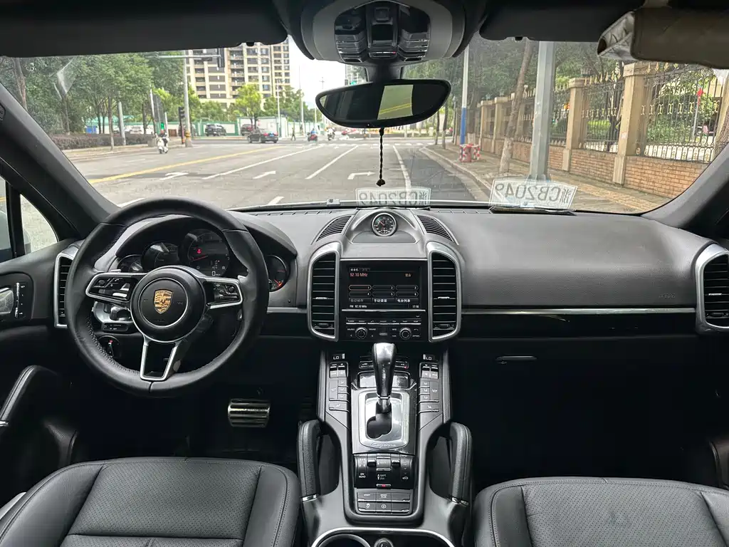Porsche Cayenne 2015 — фото 17