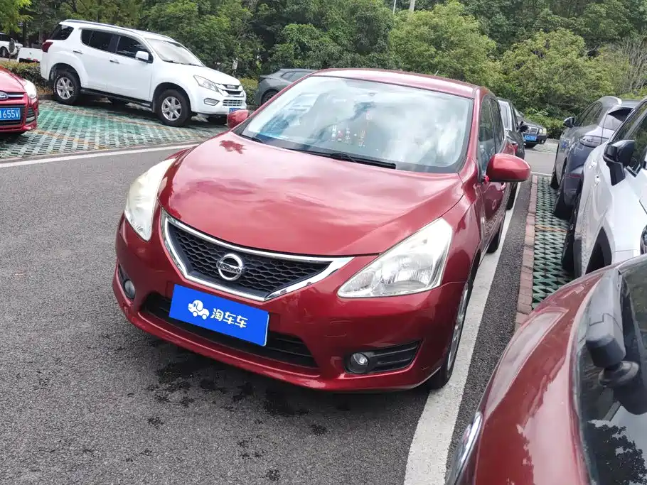 Nissan Tiida 2013