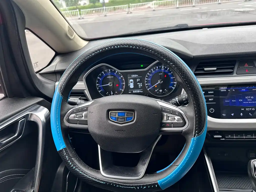 Geely Vision X3 2019 — фото 12