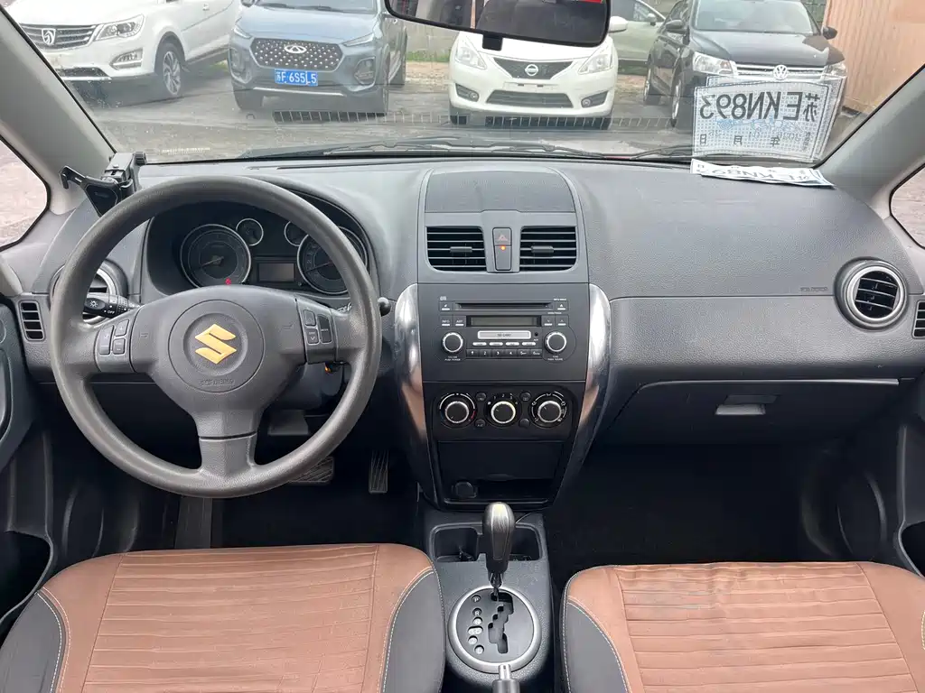 Suzuki SX4 2015 — фото 10