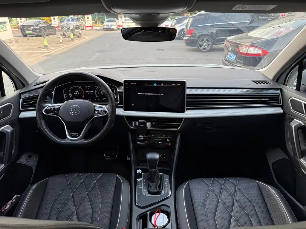 Volkswagen Tiguan L 2024