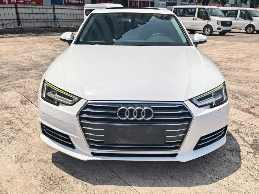Audi A4L 2018