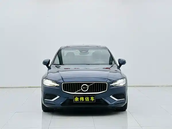 Volvo S60 2022
