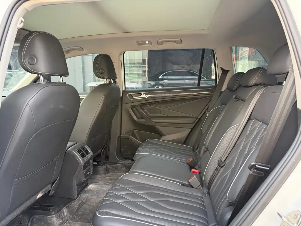 Volkswagen Tiguan L 2024