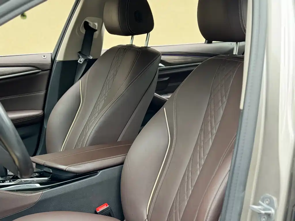BMW 5 Series New Energy 2020 — фото 15